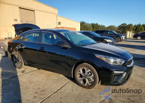 2021 Kia Forte Fe из США, поврежденный, VIN 3KPF24AD3ME304983
